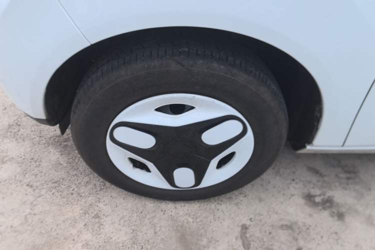 Used Geely Galaxy Panda 2025 210 km – Yuanqi Bear Left Front Wheel Hub