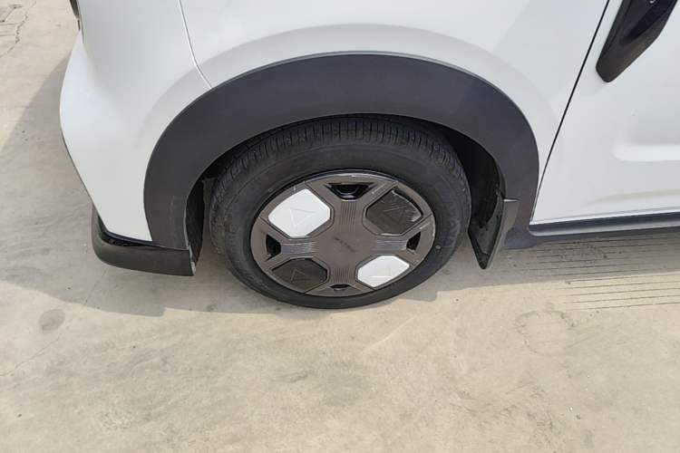 Used Geely Galaxy Panda 2025 210km Panda Kart Left Front Wheel Hub