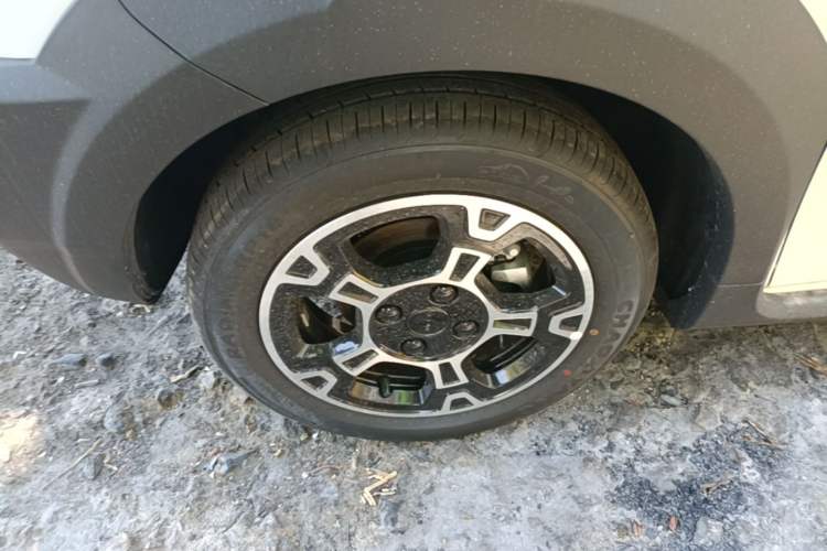 Used Geely Galaxy Panda 2025 210km Panda Rider Left Front Wheel Hub