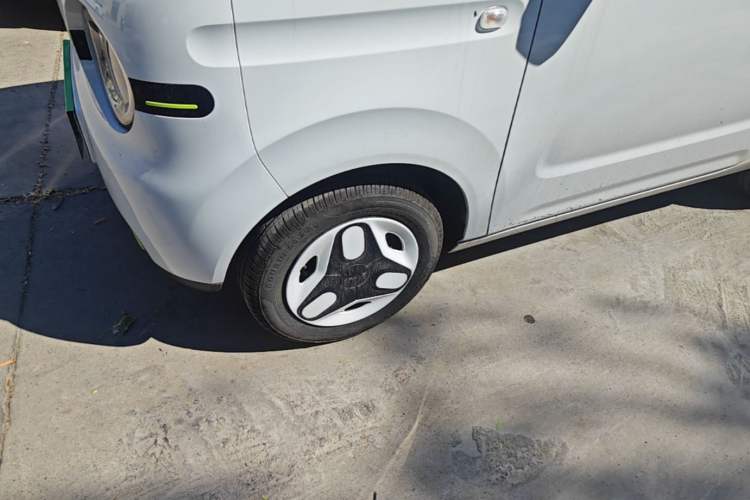 Used Geely Galaxy Panda 2025 210 km – Yuanqi Bear Left Front Wheel Hub