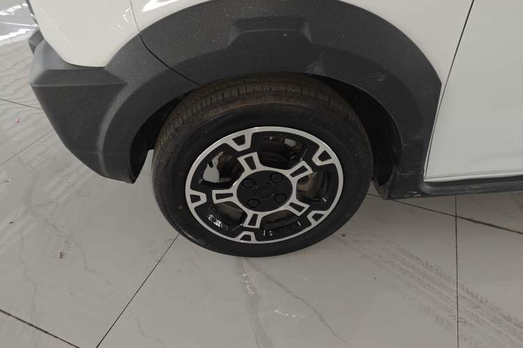 Used Geely Galaxy Panda 2025 210km Panda Rider Left Front Wheel Hub