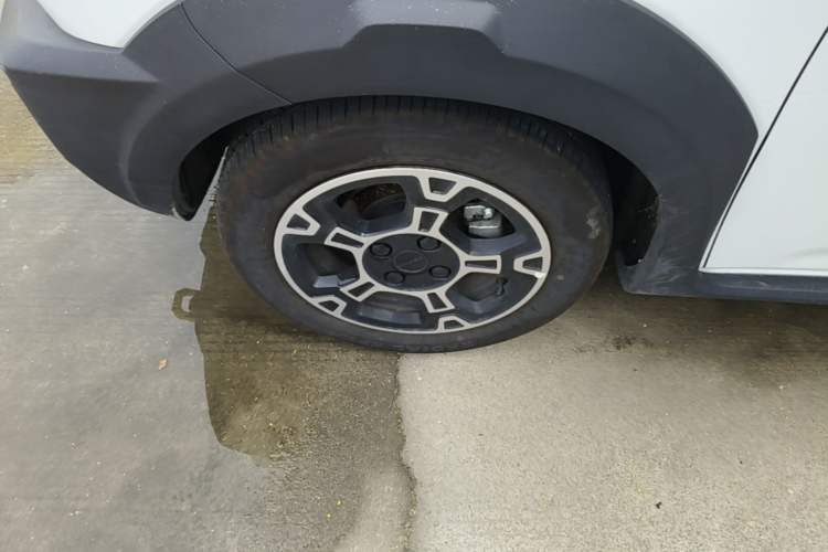 Used Geely Galaxy Panda 2025 210km Panda Rider Left Front Wheel Hub