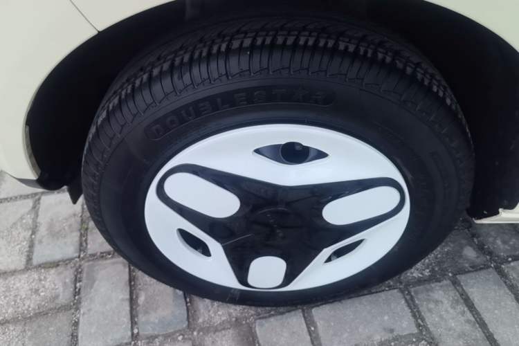 Used Geely Galaxy Panda 2025 210 km – Yuanqi Bear Left Front Wheel Hub