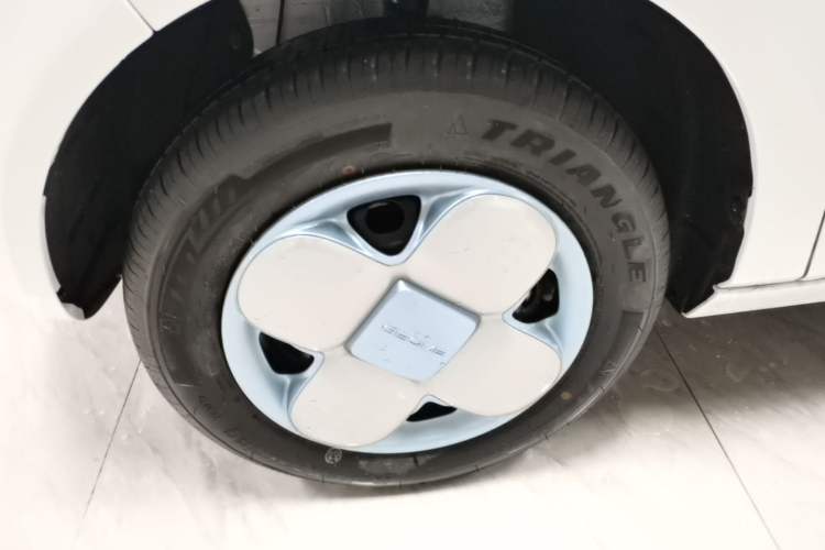 Used Geely Galaxy Panda 2025 210 km – Yuanqi Bear Left Front Wheel Hub