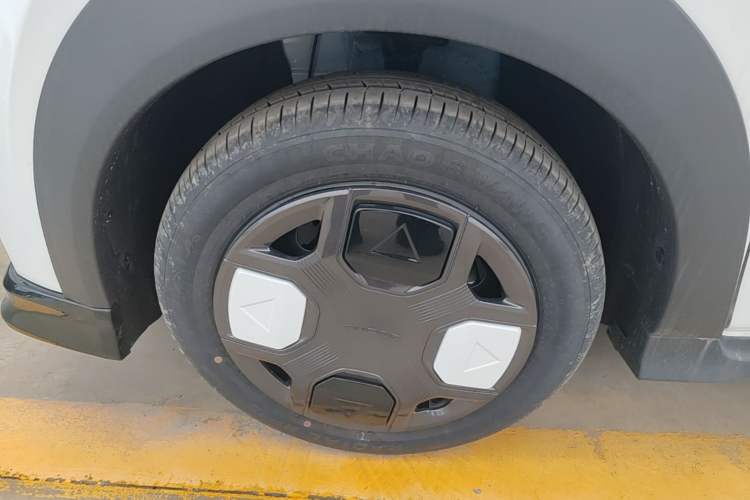 Used Geely Galaxy Panda 2025 210km Panda Kart Left Front Wheel Hub