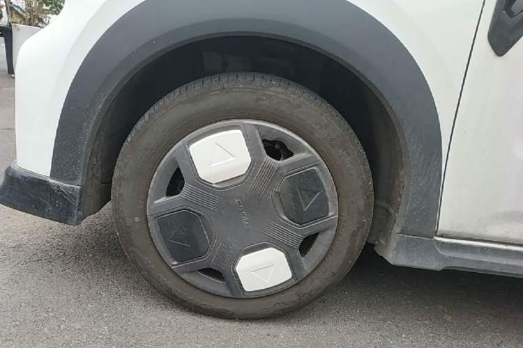 Used Geely Galaxy Panda 2025 210km Panda Kart Left Front Wheel Hub