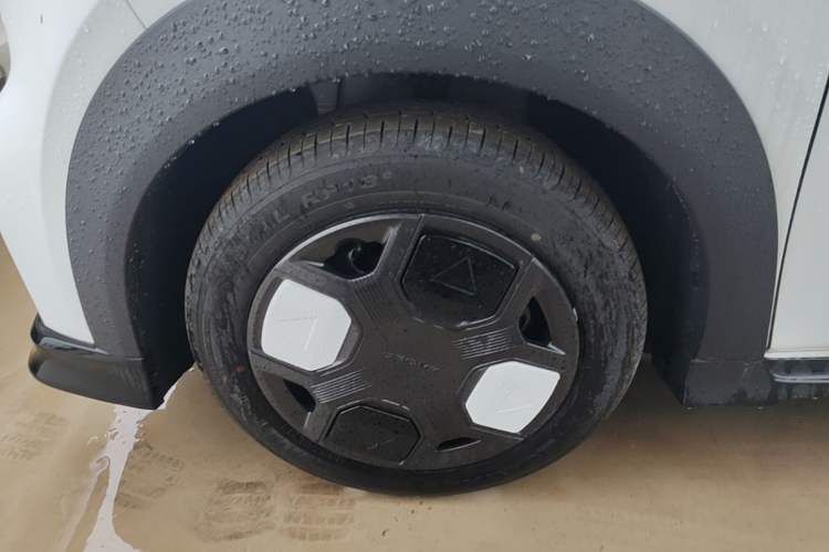 Used Geely Galaxy Panda 2025 210km Panda Kart Left Front Wheel Hub