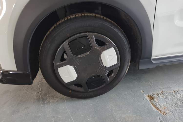 Used Geely Galaxy Panda 2025 210km Panda Kart Left Front Wheel Hub
