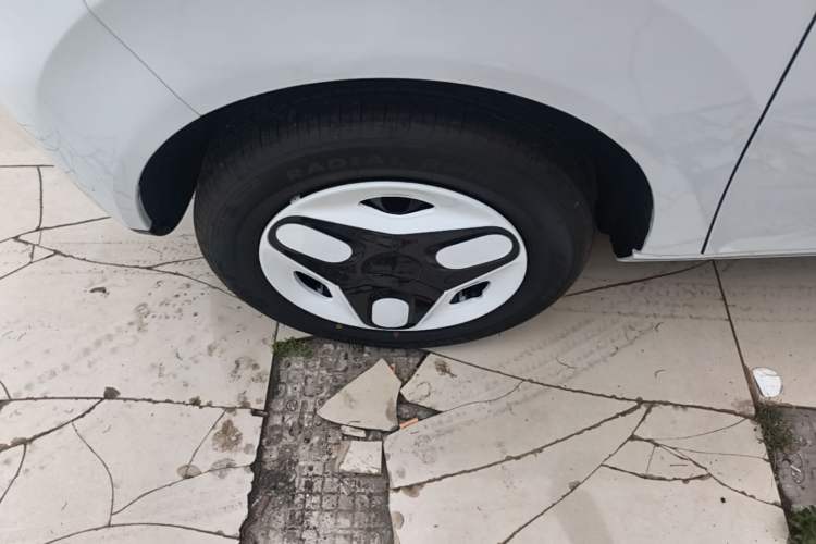 Used Geely Galaxy Panda 2025 210 km – Yuanqi Bear Left Front Wheel Hub