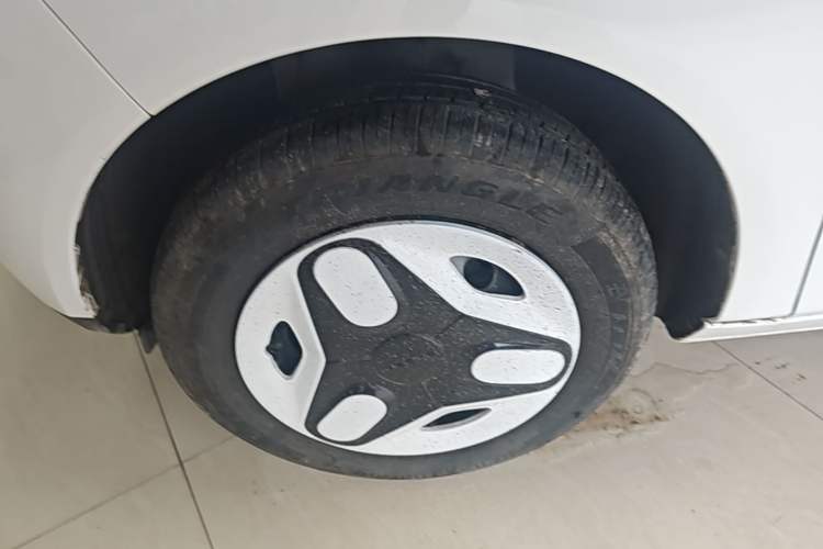Used Geely Galaxy Panda 2025 210 km – Yuanqi Bear Left Front Wheel Hub