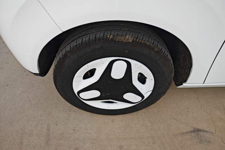 Used Geely Galaxy Panda 2025 210 km – Yuanqi Bear Left Front Wheel Hub
