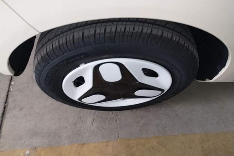 Used Geely Galaxy Panda 2025 210 km – Yuanqi Bear Left Front Wheel Hub