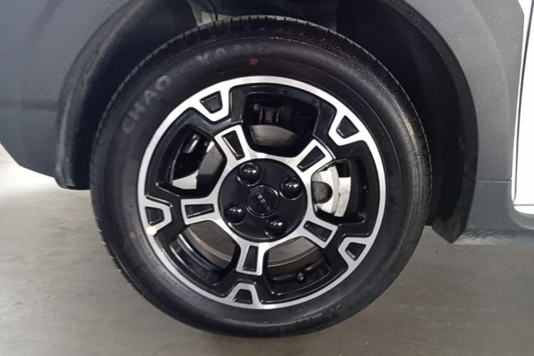 Used Geely Galaxy Panda 2025 210km Panda Rider Left Front Wheel Hub