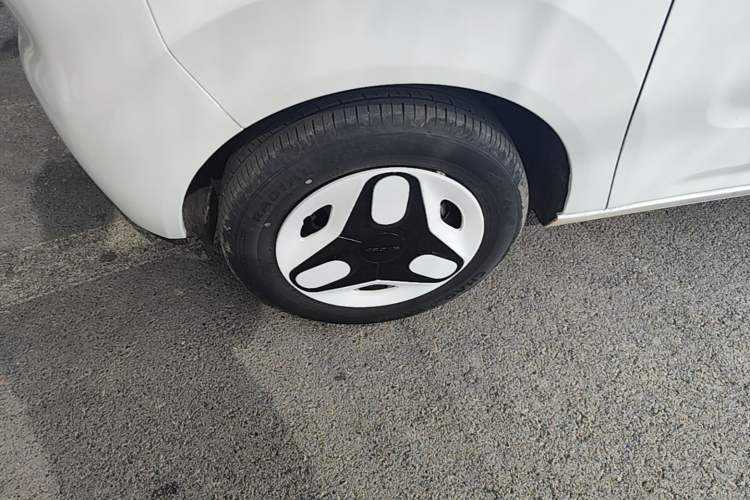 Used Geely Galaxy Panda 2025 210 km – Yuanqi Bear Left Front Wheel Hub