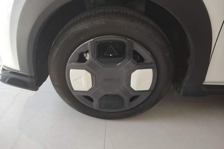 Used Geely Galaxy Panda 2025 210km Panda Kart Left Front Wheel Hub