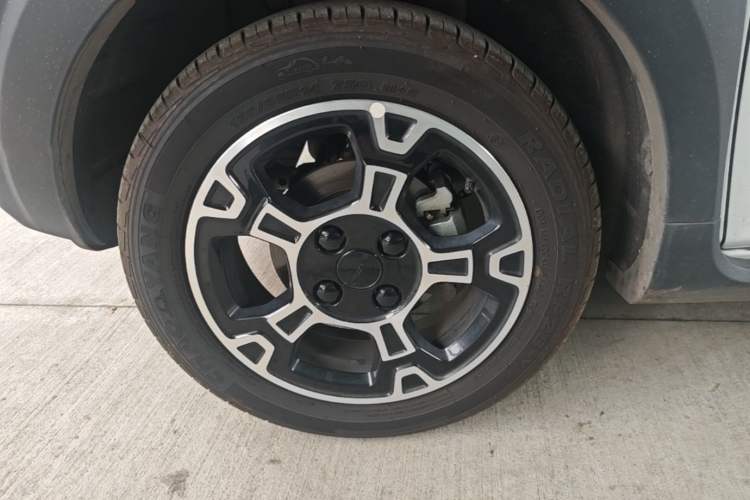 Used Geely Galaxy Panda 2025 210km Panda Rider Left Front Wheel Hub