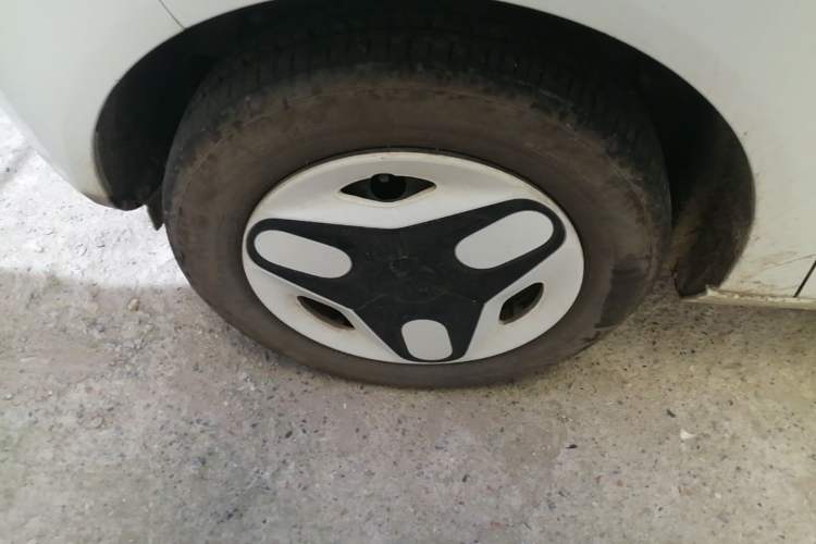 Used Geely Galaxy Panda 2025 210 km – Yuanqi Bear Left Front Wheel Hub