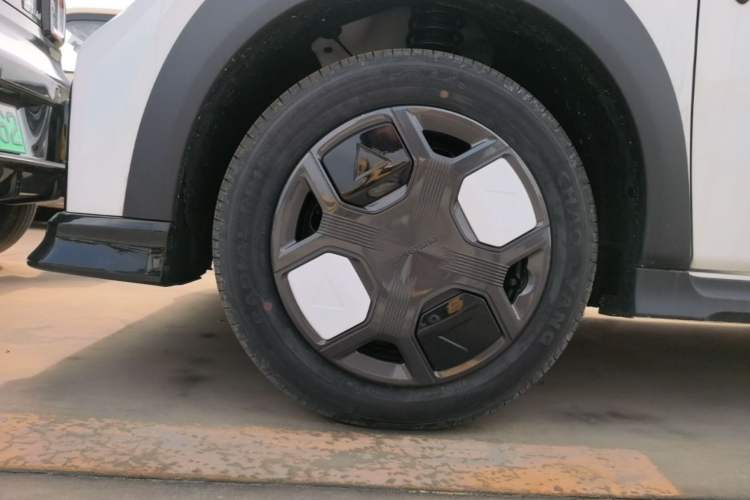 Used Geely Galaxy Panda 2025 210km Panda Kart Left Front Wheel Hub