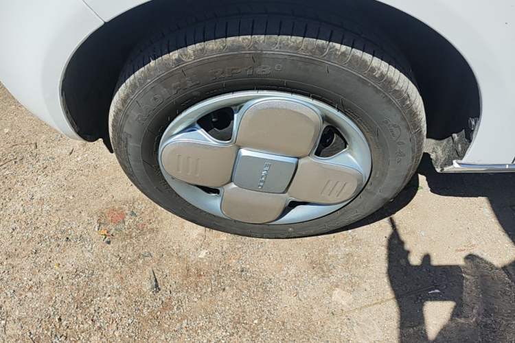 Used Geely Galaxy Panda 2025 210 km – Yuanqi Bear Left Front Wheel Hub