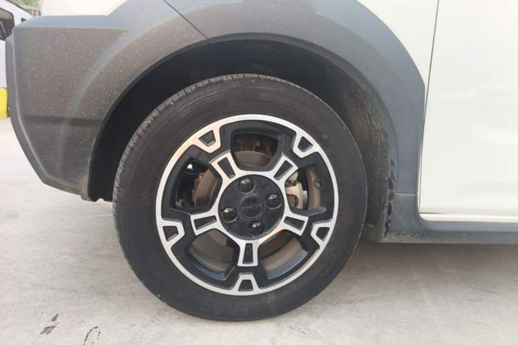 Used Geely Galaxy Panda 2025 210km Panda Rider Left Front Wheel Hub