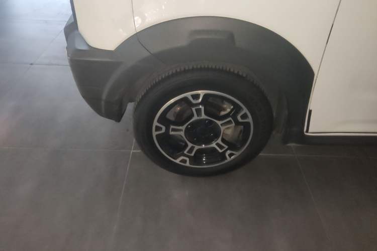 Used Geely Galaxy Panda 2025 210km Panda Rider Left Front Wheel Hub