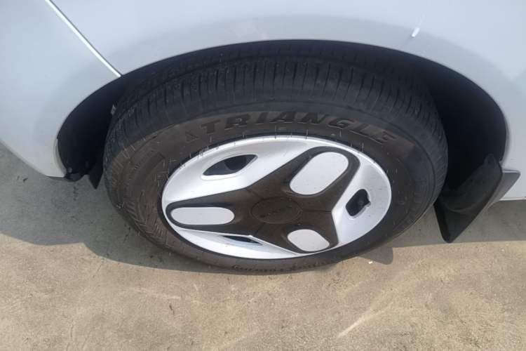 Used Geely Galaxy Panda 2025 210 km – Yuanqi Bear Left Front Wheel Hub