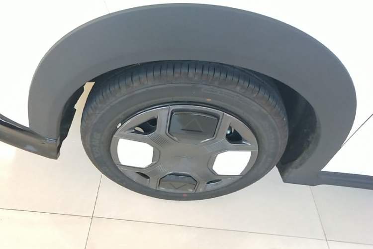 Used Geely Galaxy Panda 2025 210km Panda Kart Left Front Wheel Hub