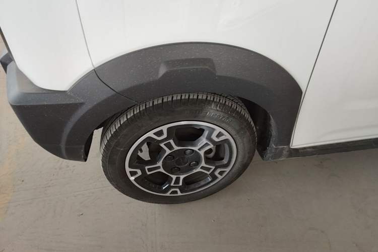 Used Geely Galaxy Panda 2025 210km Panda Rider Left Front Wheel Hub