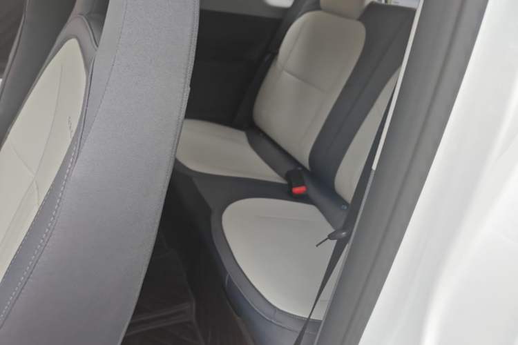 Used Geely Galaxy Panda 2025 210km Panda Rider Left Rear Seat