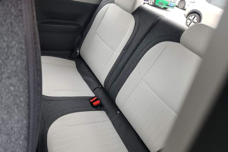 Used Geely Galaxy Panda 2025 210 km – Yuanqi Bear Left Rear Seat