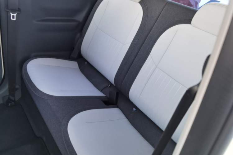 Used Geely Galaxy Panda 2025 210 km – Yuanqi Bear Left Rear Seat