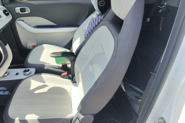 Used Geely Galaxy Panda 2025 210km Panda Kart Left Rear Seat