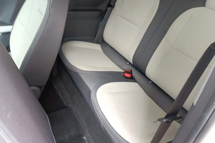 Used Geely Galaxy Panda 2025 210km Panda Rider Left Rear Seat