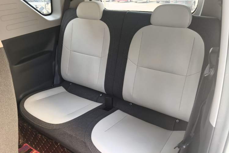 Used Geely Galaxy Panda 2025 210km Panda Rider Left Rear Seat