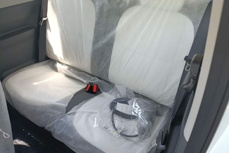 Used Geely Galaxy Panda 2025 210 km – Yuanqi Bear Left Rear Seat