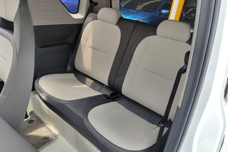 Used Geely Galaxy Panda 2025 210km Panda Rider Left Rear Seat