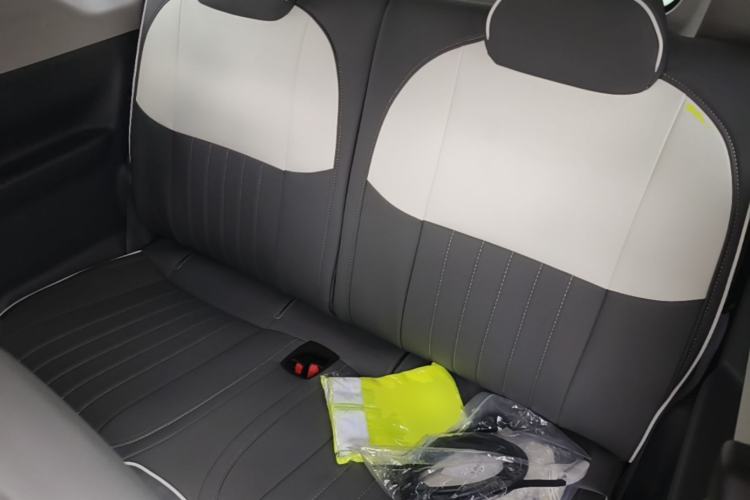 Used Geely Galaxy Panda 2025 210km Panda Rider Left Rear Seat