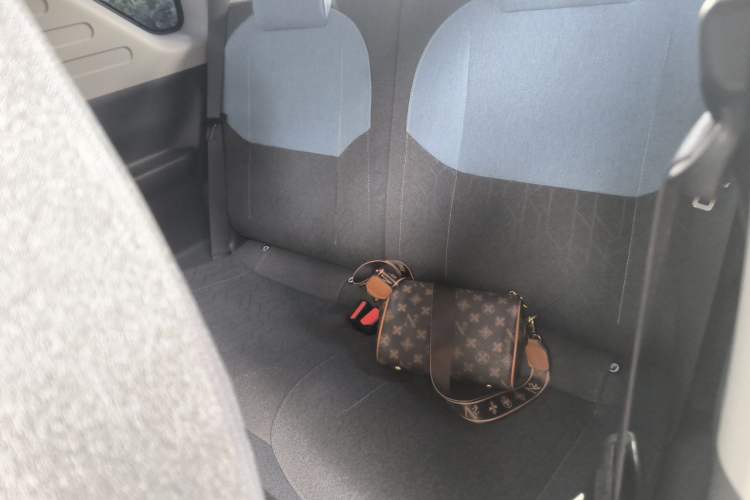 Used Geely Galaxy Panda 2025 210 km – Yuanqi Bear Left Rear Seat