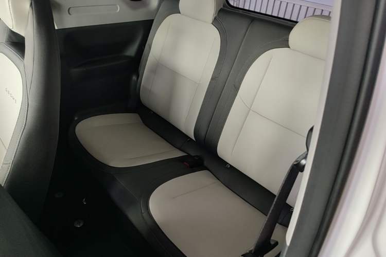 Used Geely Galaxy Panda 2025 210km Panda Rider Left Rear Seat