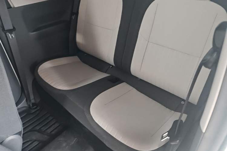 Used Geely Galaxy Panda 2025 210 km – Yuanqi Bear Left Rear Seat