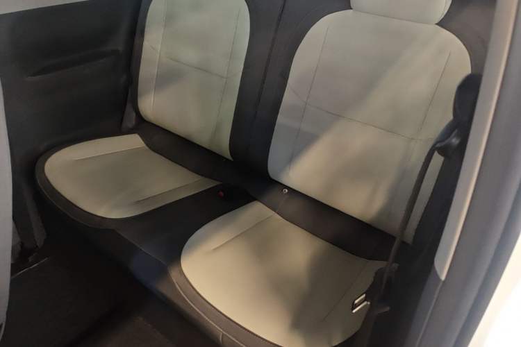 Used Geely Galaxy Panda 2025 210km Panda Rider Left Rear Seat