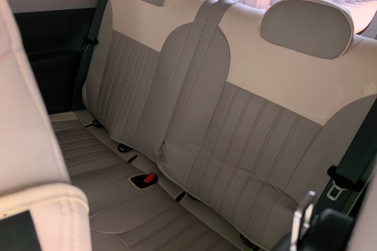 Used Geely Galaxy Panda 2025 210 km – Yuanqi Bear Left Rear Seat