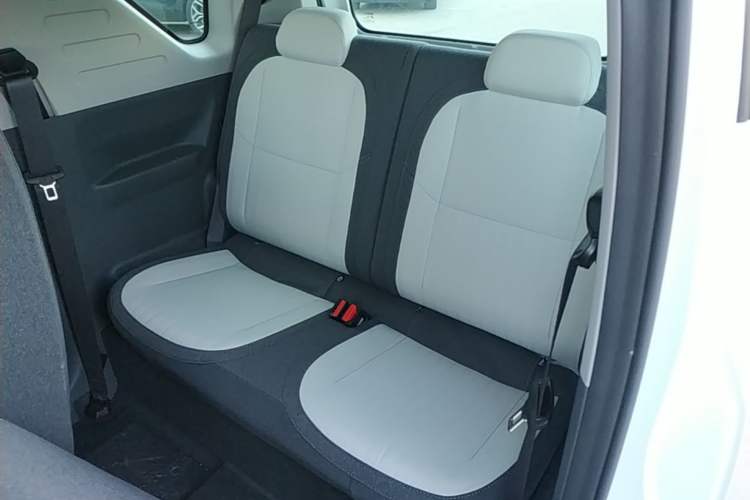 Used Geely Galaxy Panda 2025 210 km – Yuanqi Bear Left Rear Seat