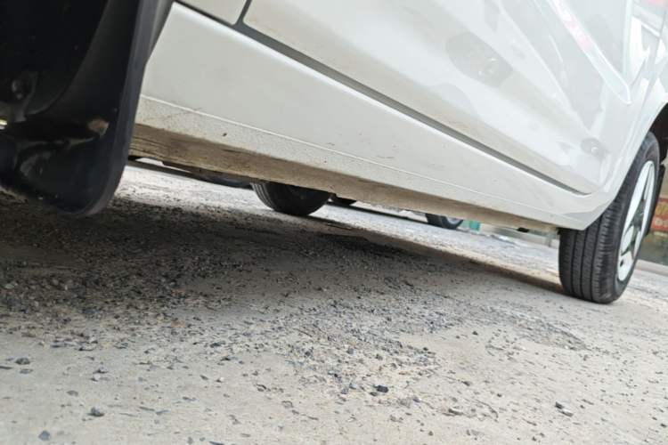 Used Geely Galaxy Panda 2025 210 km – Yuanqi Bear Left Side Sill