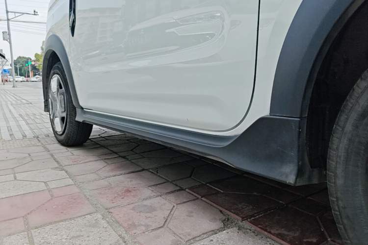 Used Geely Galaxy Panda 2025 210km Panda Kart Left Side Sill