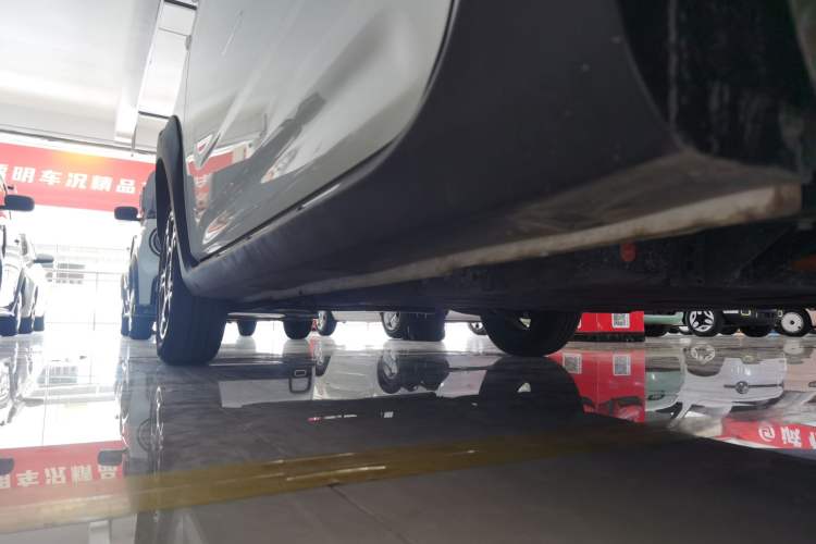 Used Geely Galaxy Panda 2025 210km Panda Rider Left Side Sill