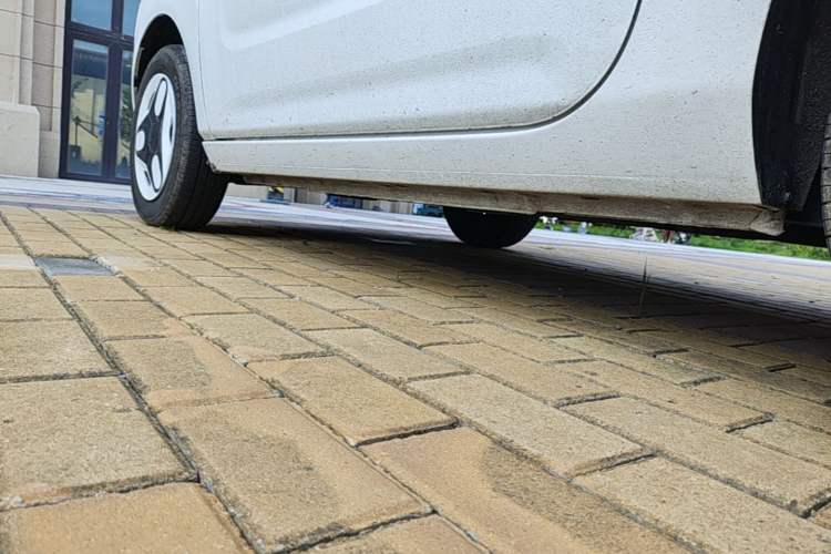 Used Geely Galaxy Panda 2025 210 km – Yuanqi Bear Left Side Sill