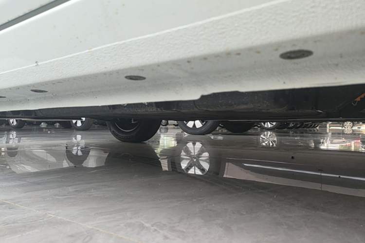 Used Geely Galaxy Panda 2025 210 km – Yuanqi Bear Left Side Sill