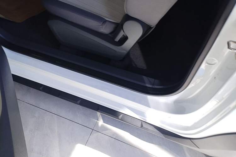 Used Geely Galaxy Panda 2025 210km Panda Rider Left Side Sill