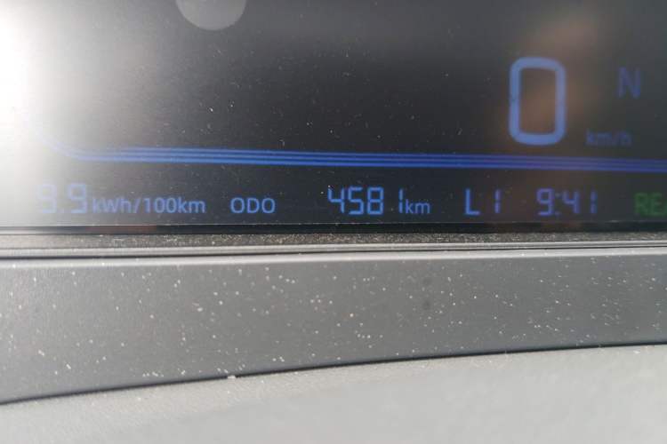 Used Geely Galaxy Panda 2025 210km Panda Kart Odometer Close Up